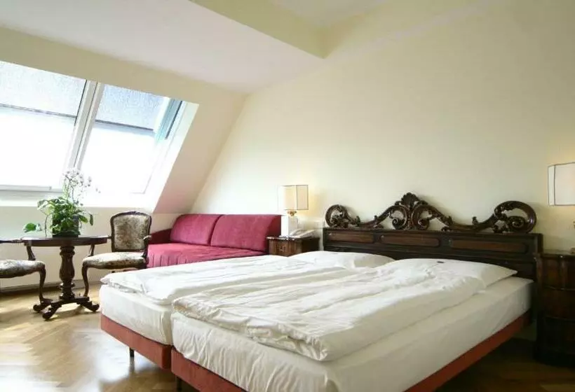 Habitación Superior, Royal