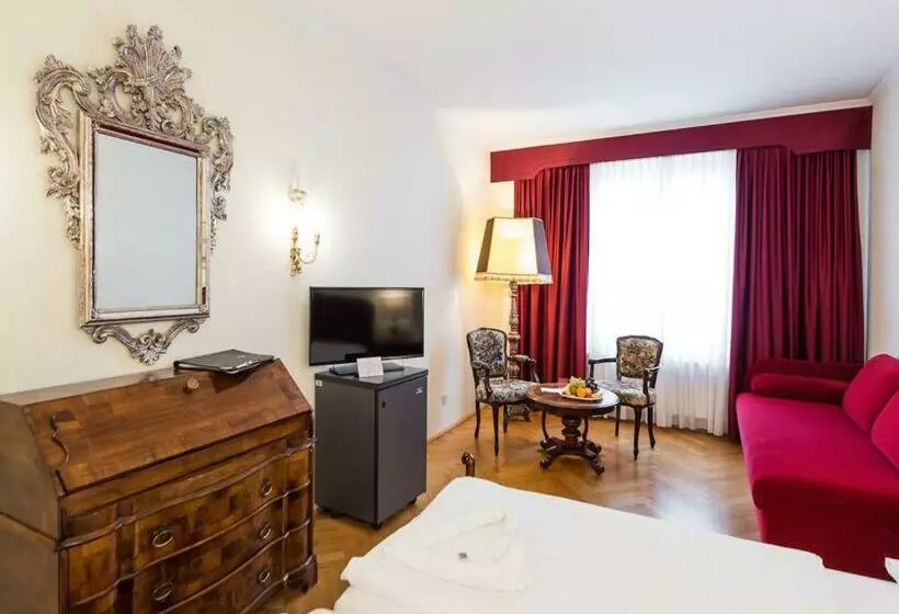 Habitación Estándar, Royal