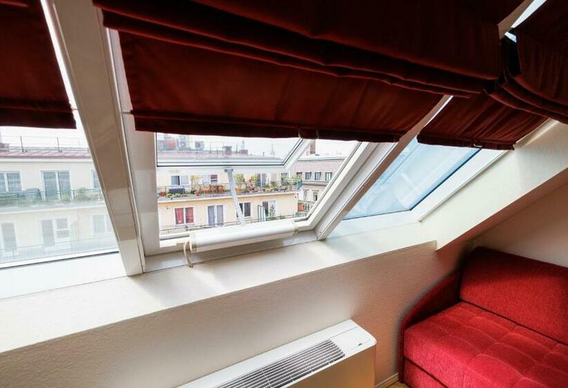 스탠다드 싱글 룸, Royal