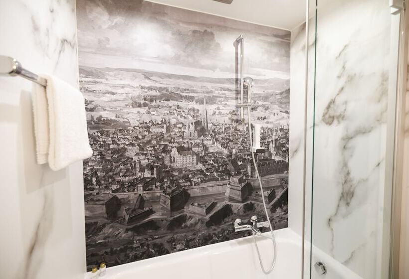 스탠다드 룸, Royal