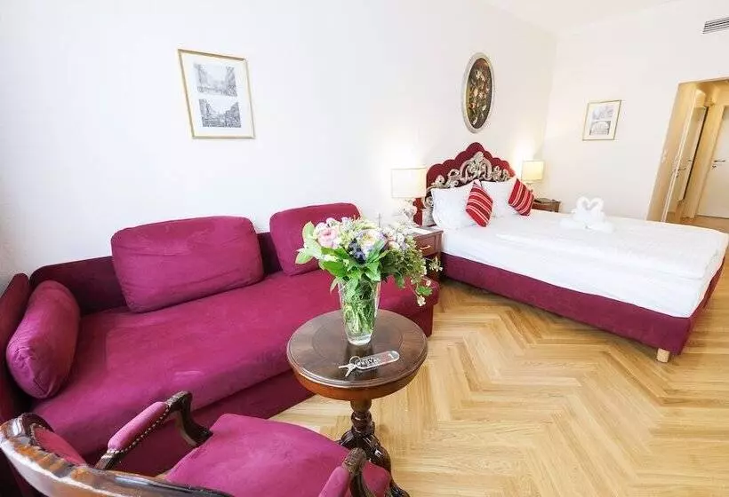 Habitación Estándar, Royal