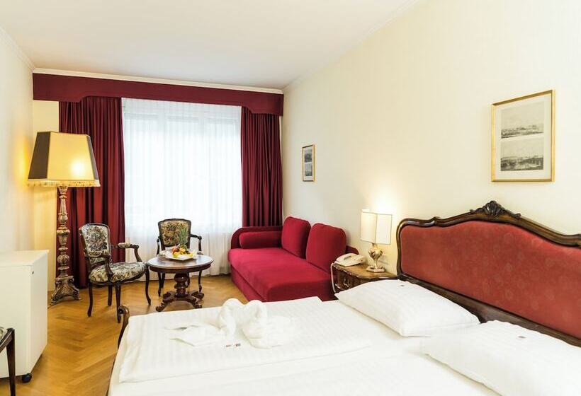 수피리어 룸, Royal