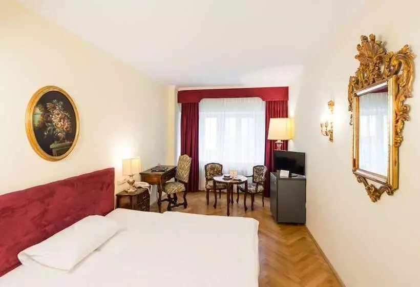 Habitación Superior, Royal