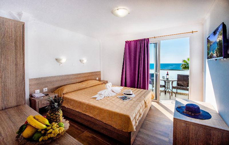 수피리어 룸, Royal