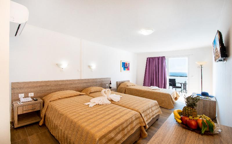 수피리어 룸, Royal