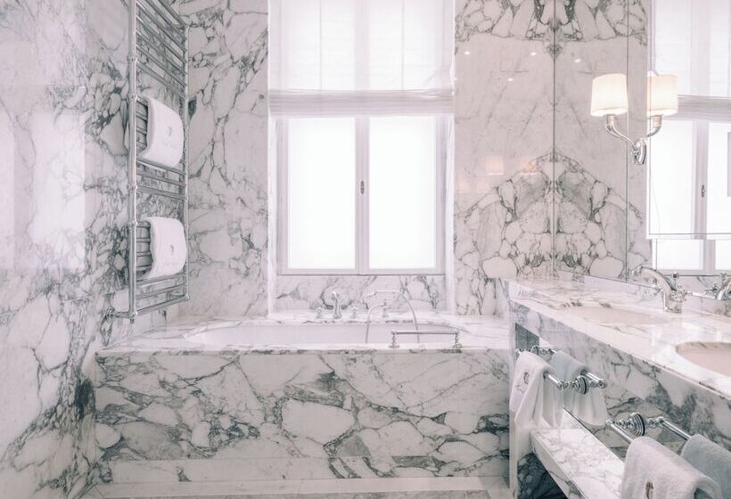 سوییت جونیور, Sacher Wien