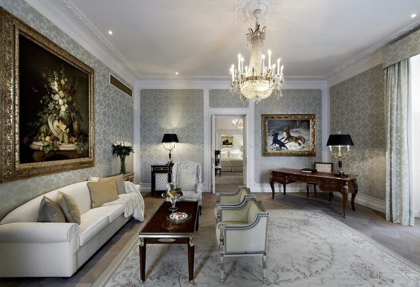 سوییت جونیور, Sacher Wien