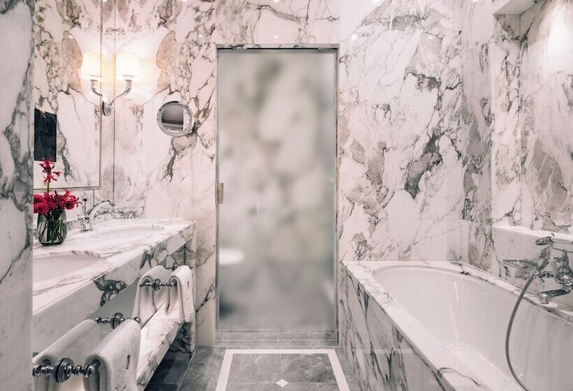 اتاق لوکس با چشمانداز, Sacher Wien