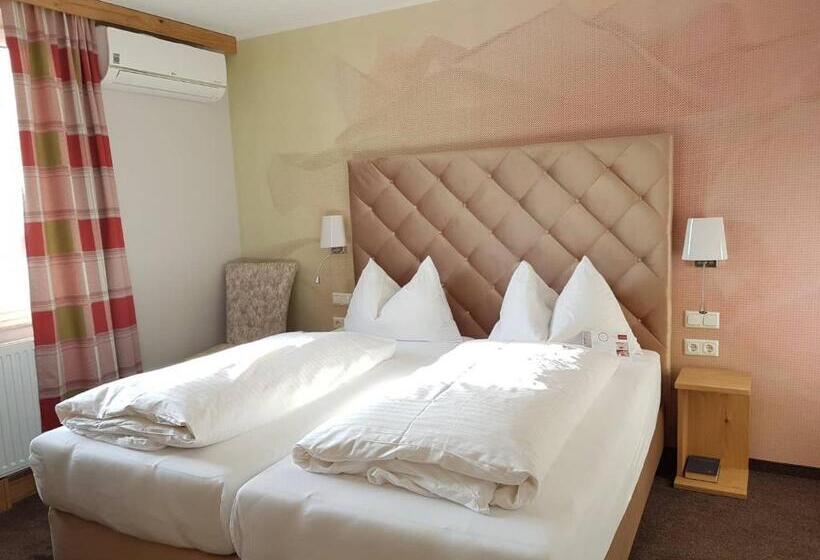 标准间, Schachner