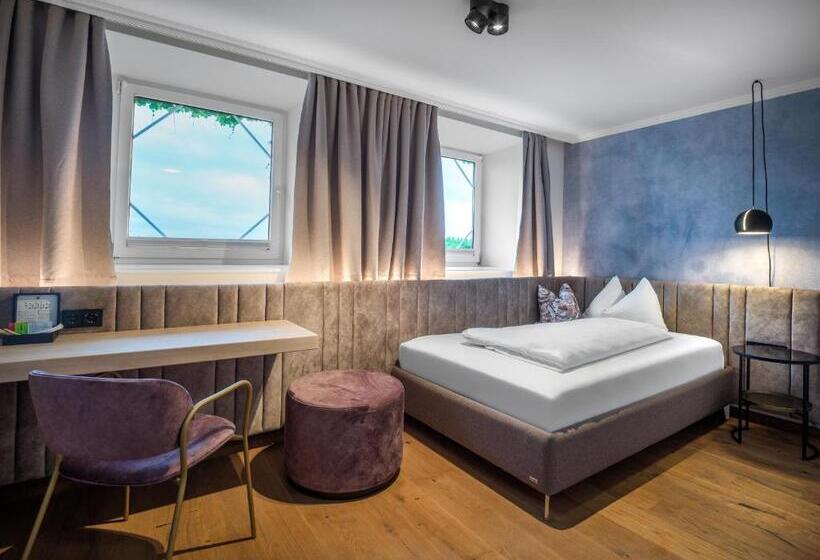 标准单人间, Schachner