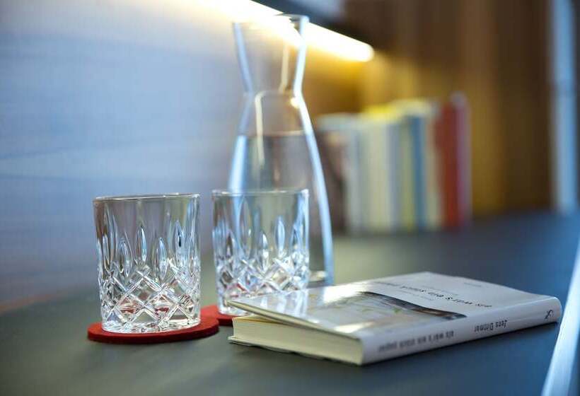 标准间带双人床, Schwarzler