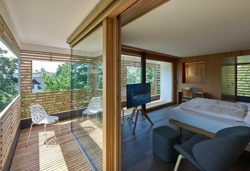 Junior Suite, Schwarzler