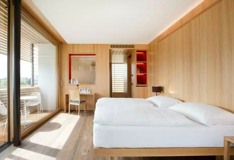 Junior Suite, Schwarzler