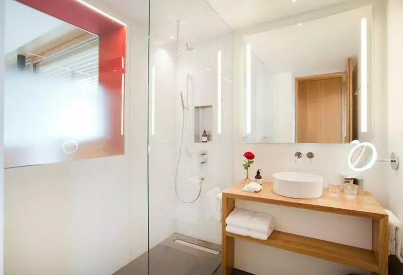 Junior Suite, Schwarzler