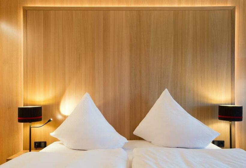 小型套房, Schwarzler