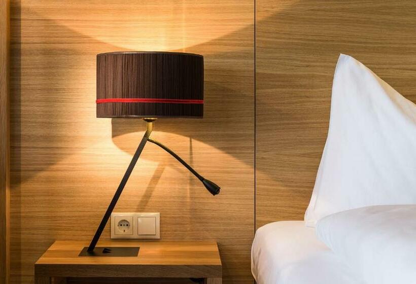 高级大房间, Schwarzler