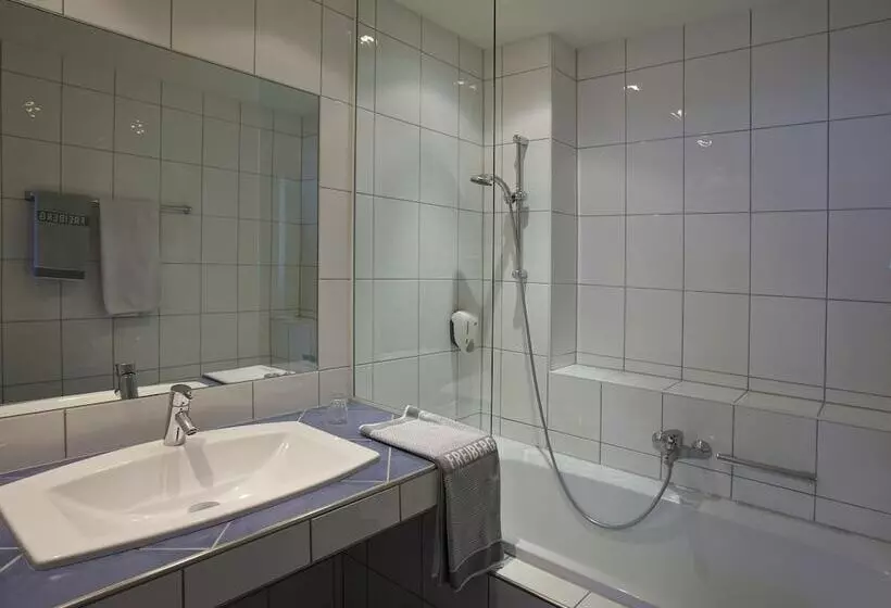 Superior room with lake view, Seevilla Freiberg