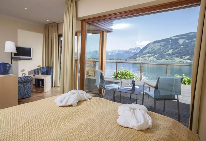 Superior room with lake view, Seevilla Freiberg