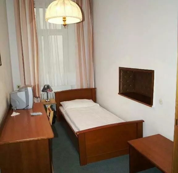 Standard Single Room Shared Bathroom, Terminus