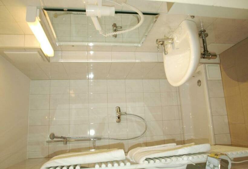 스탠다드 싱글 룸, Terminus