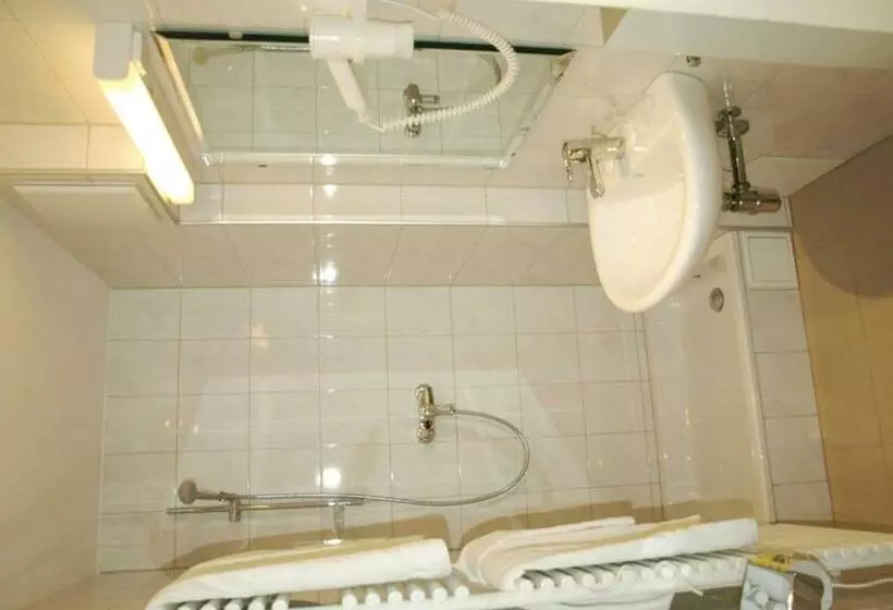 Standard Single Room, Terminus