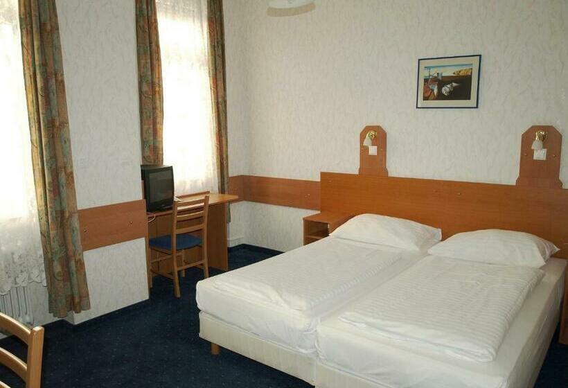 4인용 스탠다드 룸, Terminus