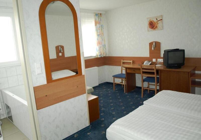 스탠다드 트리플 룸, Terminus