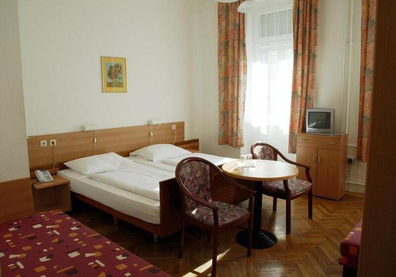 4인용 스탠다드 룸, Terminus