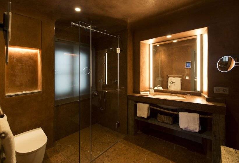 اتاق سوپریور, Townhouse Weisses Kreuz