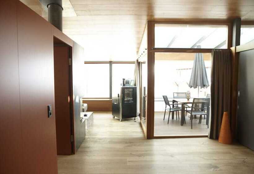 جناح ديلوكس, Walliserhof