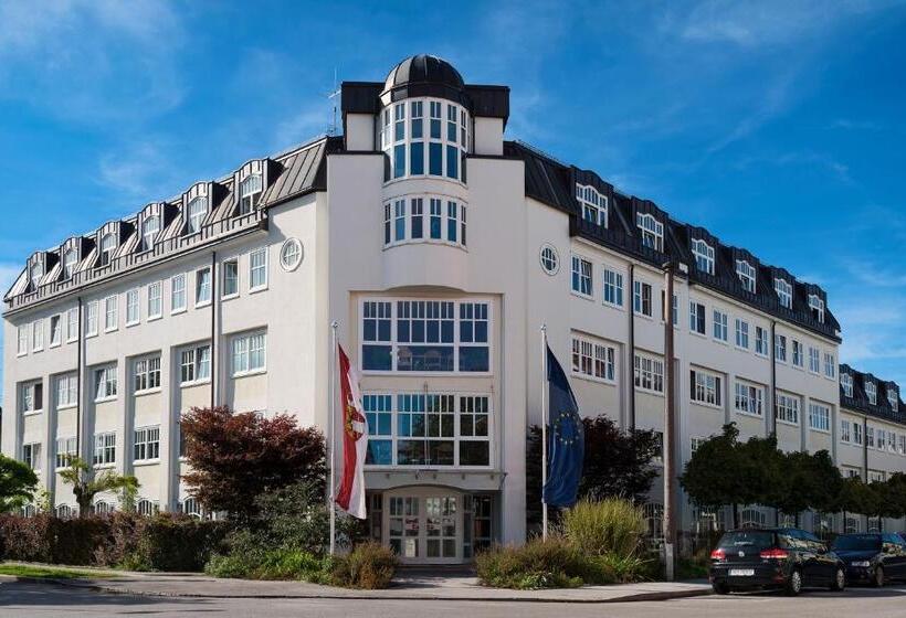 تختخواب در اتاق مشترک, Mynext   Riverside Hotel Salzburg