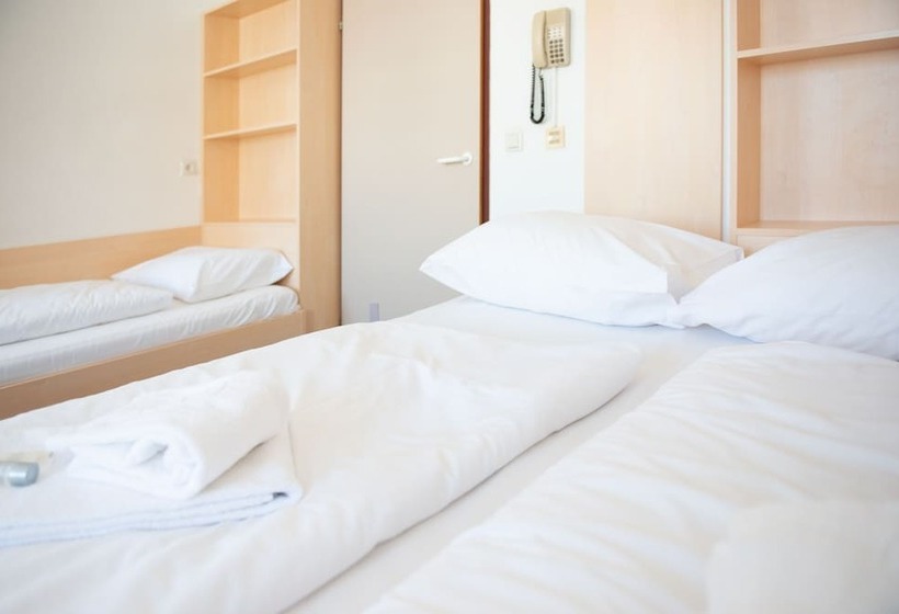 تختخواب در اتاق مشترک, Mynext   Riverside Hotel Salzburg