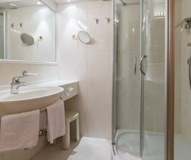 اتاق استاندارد با بالکن, Wohlfühlhotel Schiestl