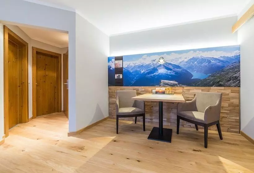 سوییت با چشم‌انداز کوه, Wohlfühlhotel Schiestl