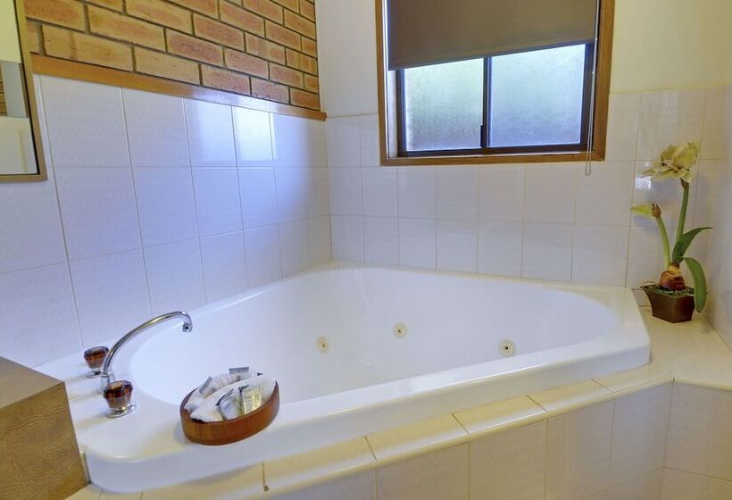 غرفة ديلوكس مزوَّدة بجاكوزي, Tree Rose Motel Morwell
