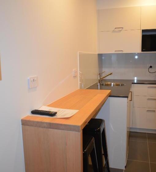 Deluxe Suite King Bed, Bright Colonial Motel