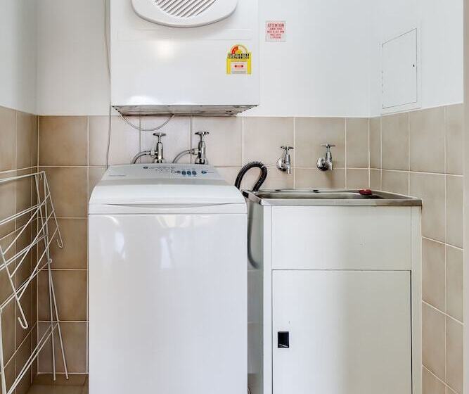 침실 1개 아파트, Hillcrest Apartment
