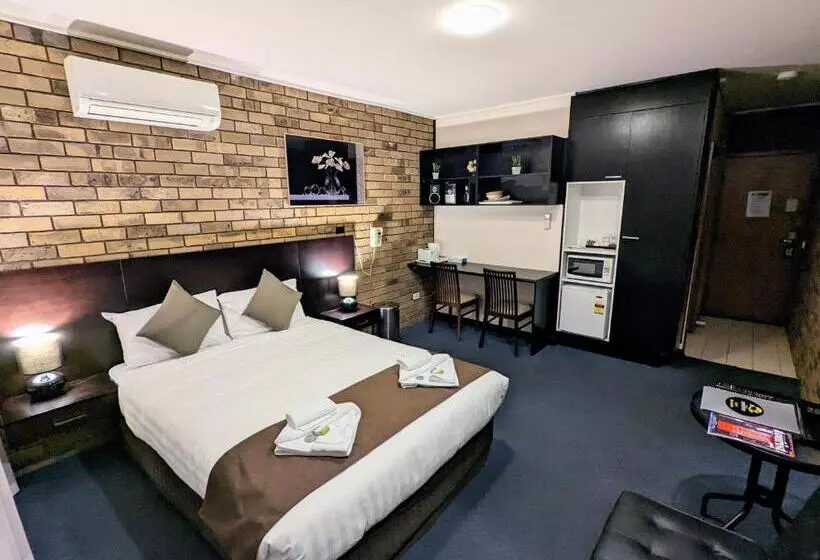 スイート, Homestead Motor Inn & Apartments