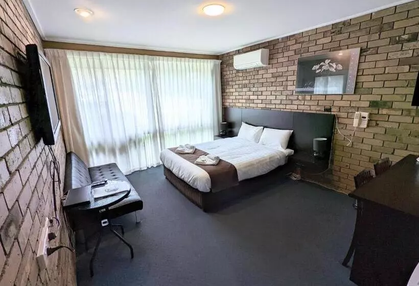 スイート, Homestead Motor Inn & Apartments