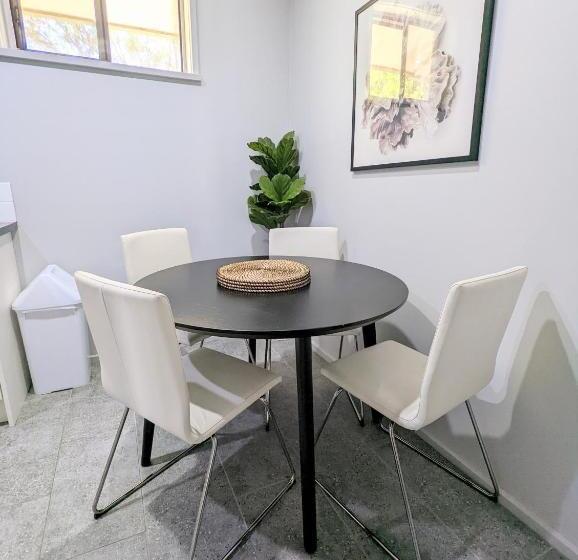 غرفة عائلية, Homestead Motor Inn & Apartments