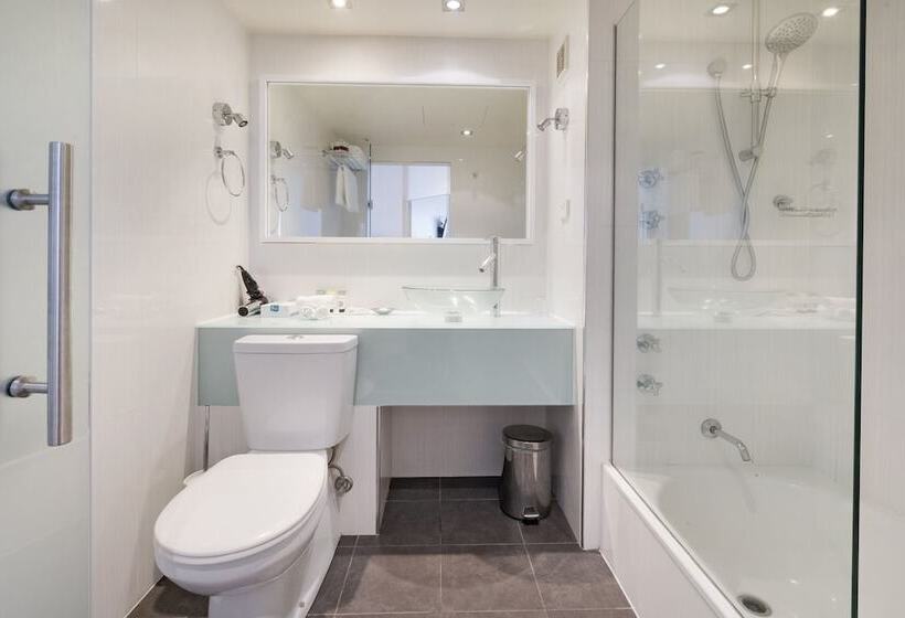 패밀리 스튜디오, Gateway Hotel By Nightcap Plus