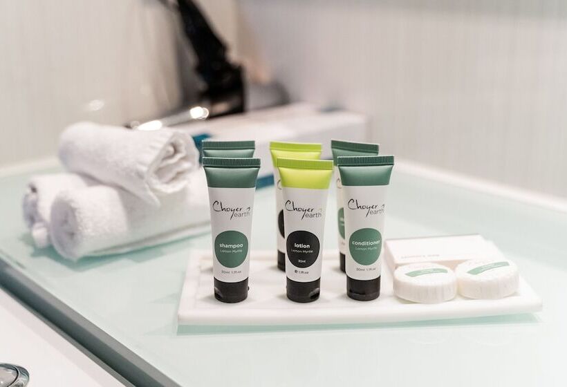 패밀리 스튜디오, Gateway Hotel By Nightcap Plus