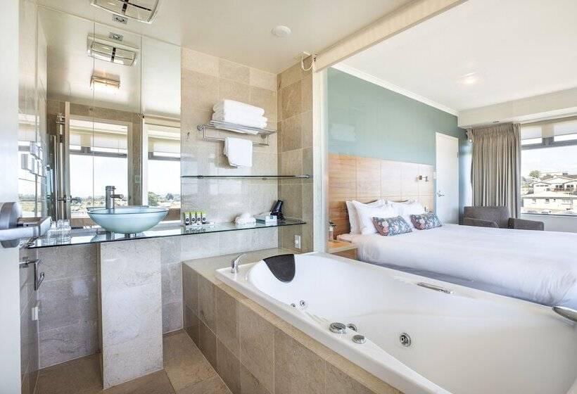 디럭스 자쿠지룸, Gateway Hotel By Nightcap Plus