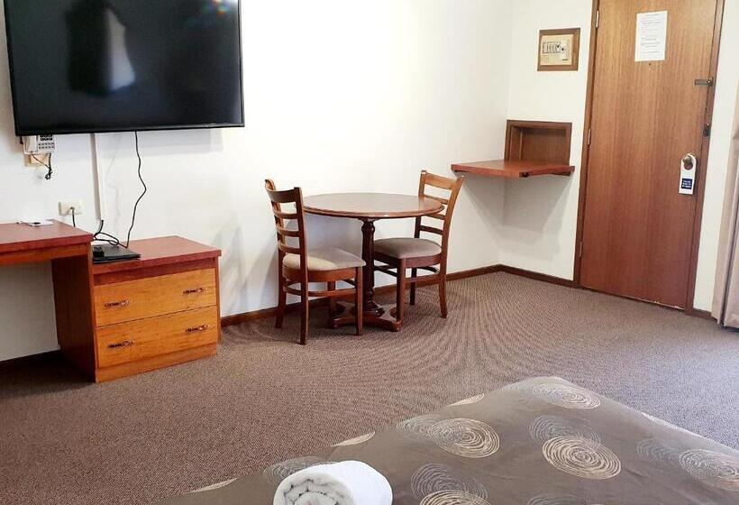 חדר סטנדרט עם ג'קוזי, Golden Grain Motor Inn