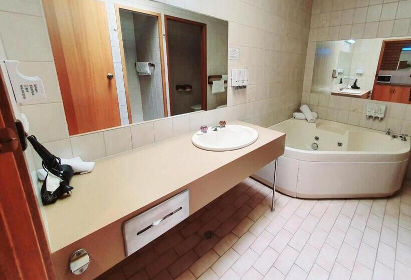 סוויטת 2 חדרי שינה, Golden Grain Motor Inn