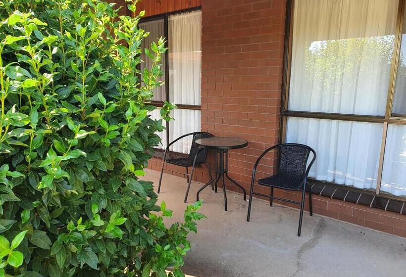 חדר סטנדרט, Golden Grain Motor Inn