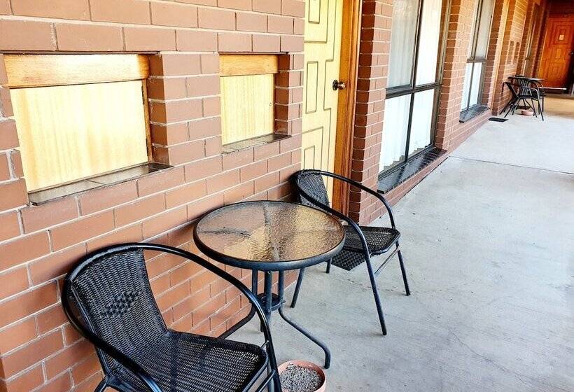 חדר דלוקס, Golden Grain Motor Inn