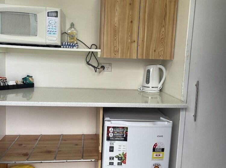 اتاق استاندارد, Lakeview Motor Inn