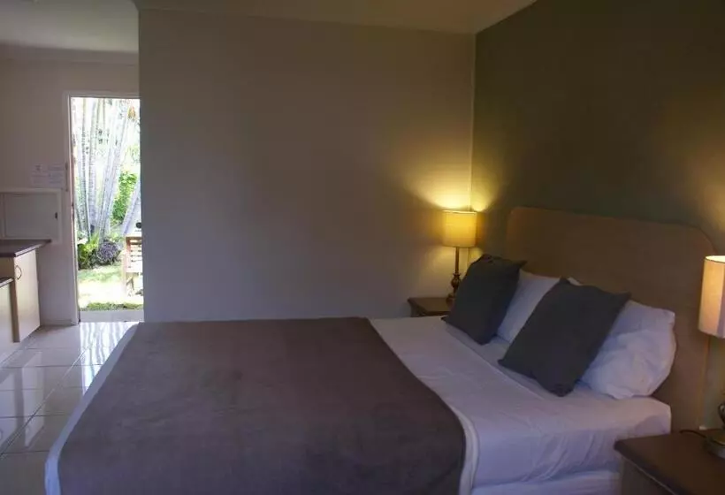 Standard-studio, Mackay Motor Inn