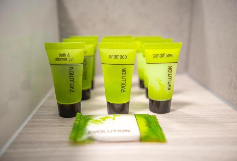 إستوديو قياسى سرير ملكى, Nightcap At Wintersun